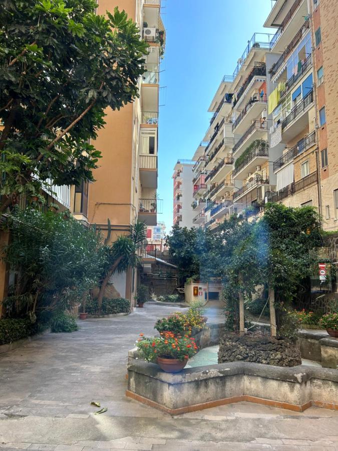 Vomero Suite And Deluxe Room B&B Napoli Exterior photo