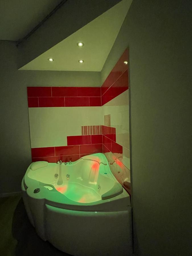 Vomero Suite And Deluxe Room B&B Napoli Exterior photo