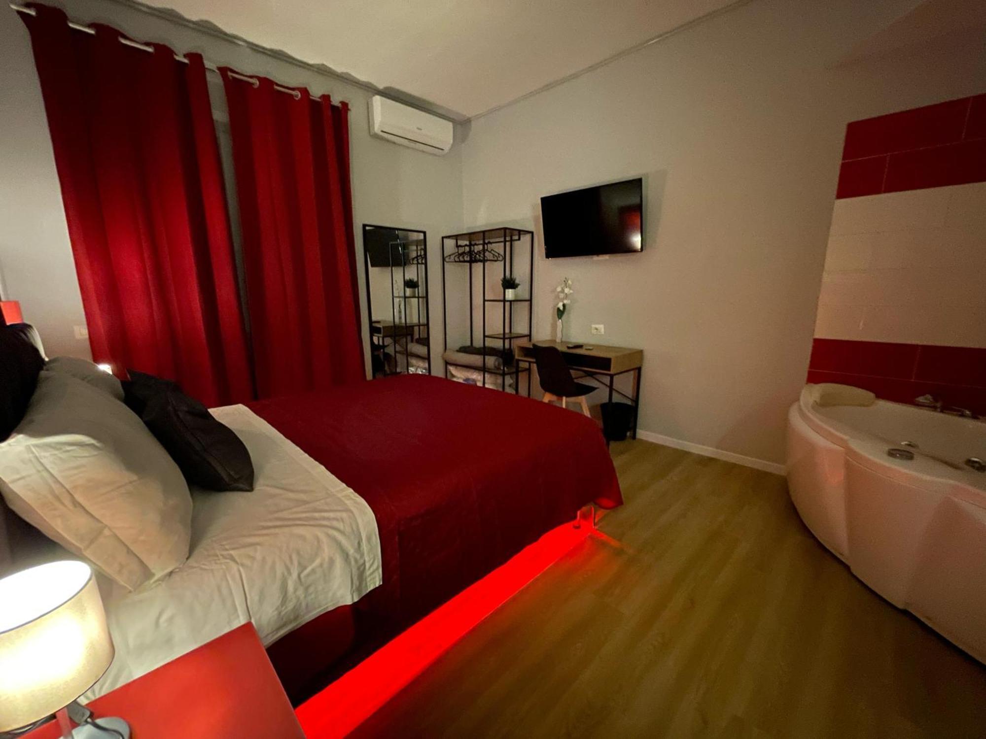 Vomero Suite And Deluxe Room B&B Napoli Exterior photo