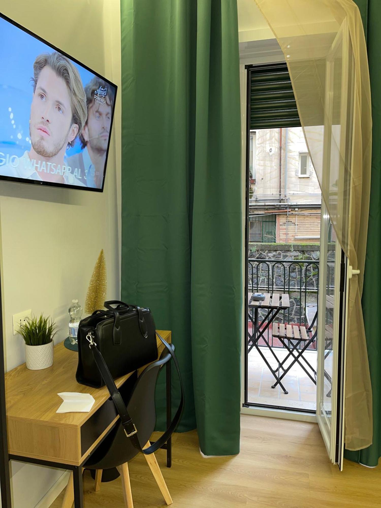 Vomero Suite And Deluxe Room B&B Napoli Exterior photo